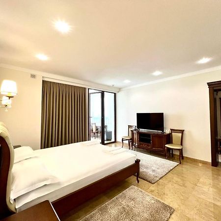 Ambassador Hotel Kişinev Dış mekan fotoğraf