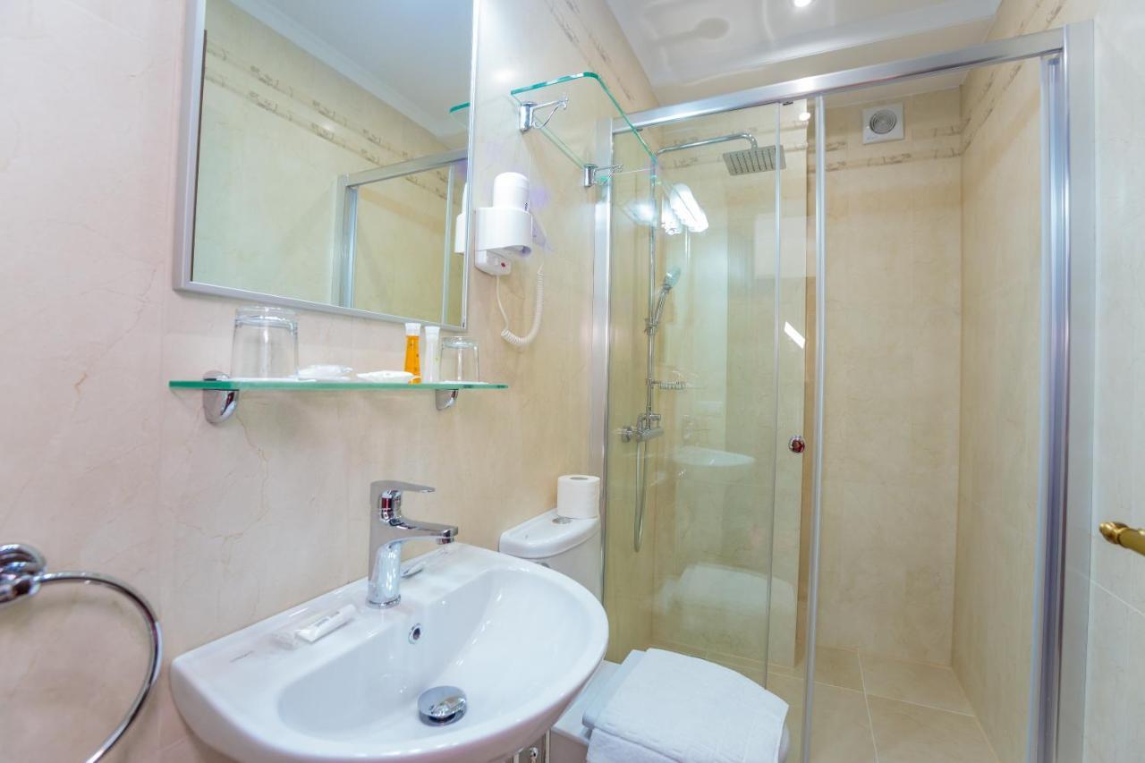 Ambassador Hotel Kişinev Dış mekan fotoğraf