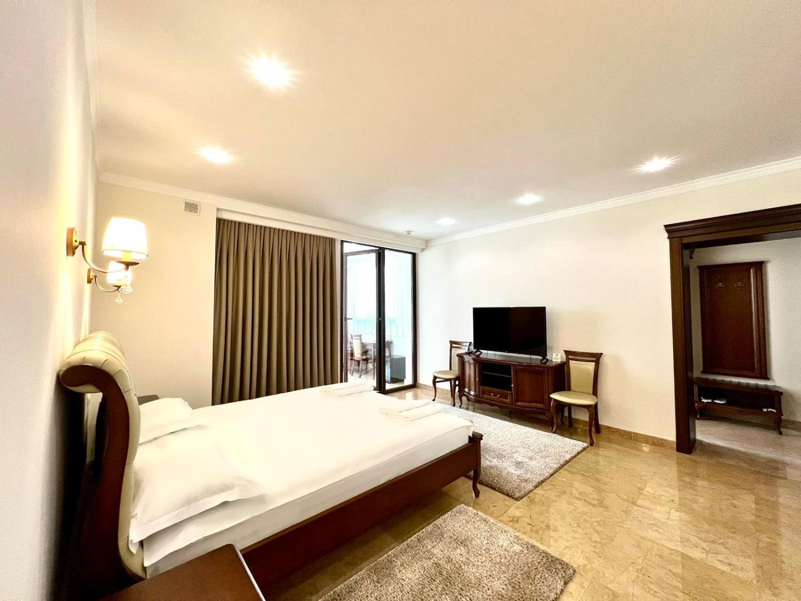 Ambassador Hotel Kişinev Dış mekan fotoğraf