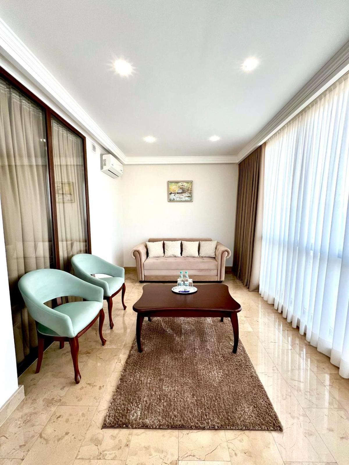 Ambassador Hotel Kişinev Dış mekan fotoğraf