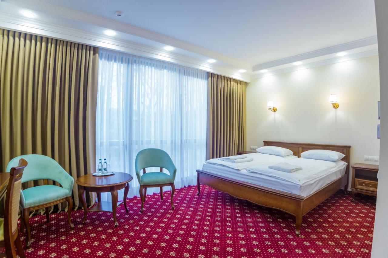 Ambassador Hotel Kişinev Dış mekan fotoğraf
