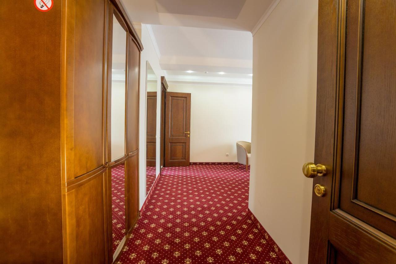 Ambassador Hotel Kişinev Dış mekan fotoğraf
