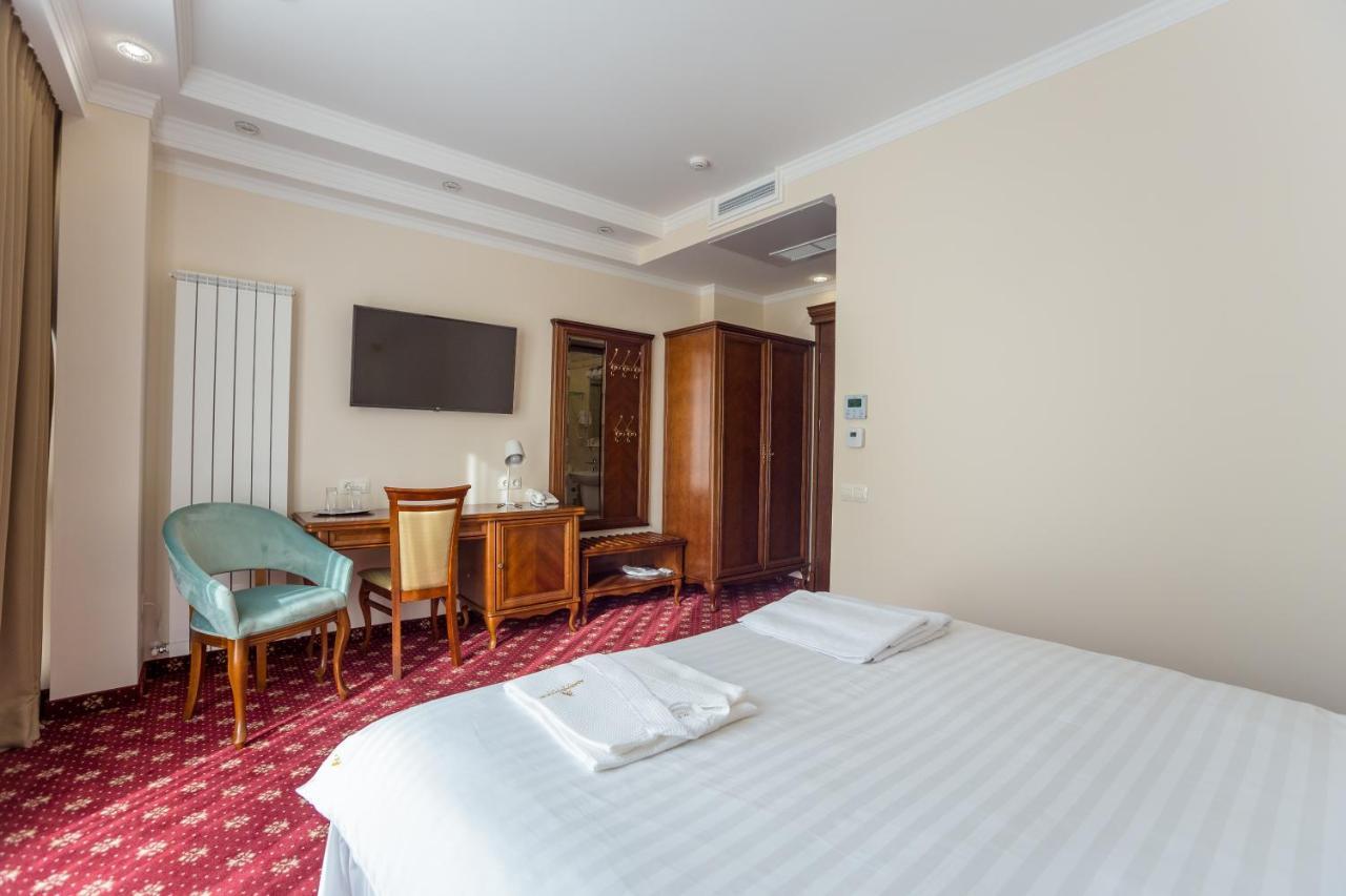 Ambassador Hotel Kişinev Dış mekan fotoğraf