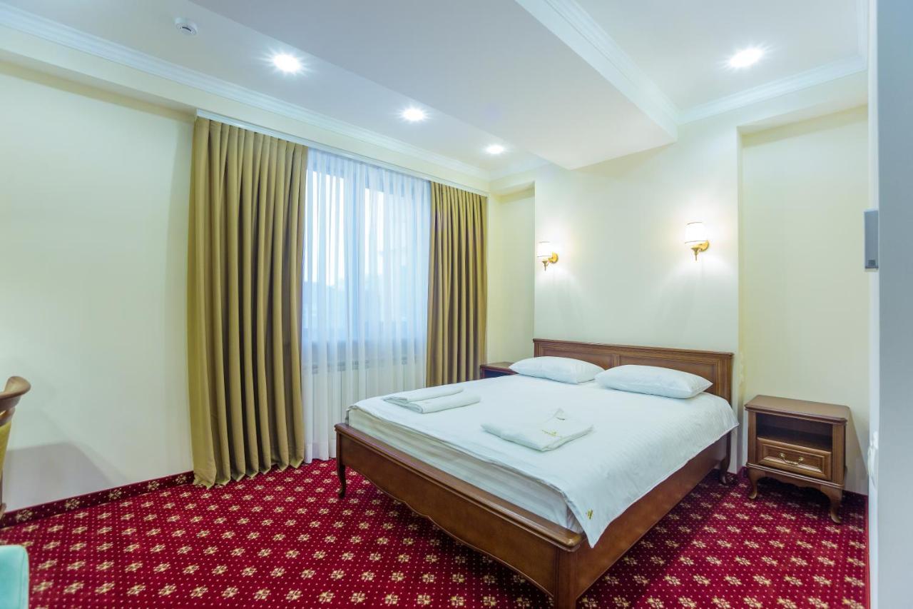 Ambassador Hotel Kişinev Dış mekan fotoğraf