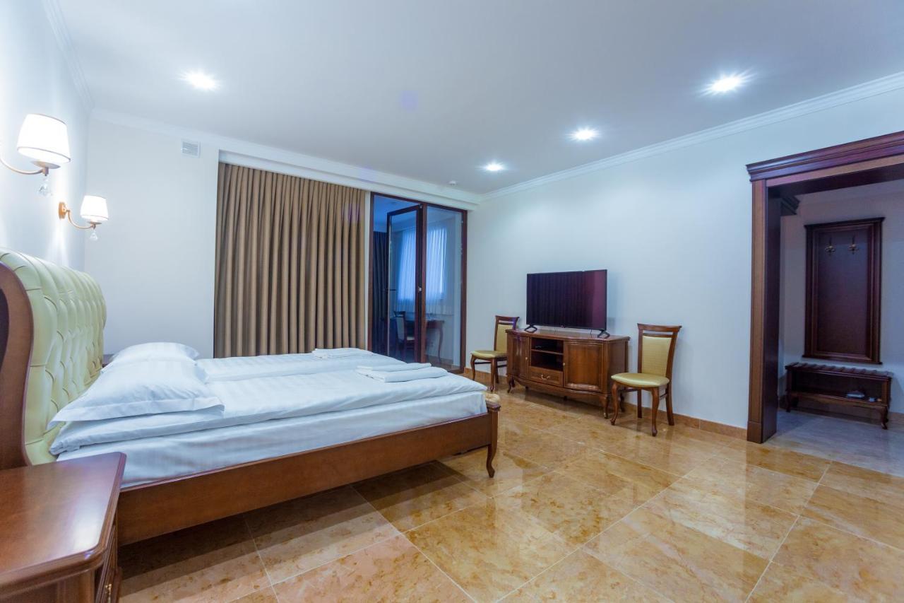 Ambassador Hotel Kişinev Dış mekan fotoğraf