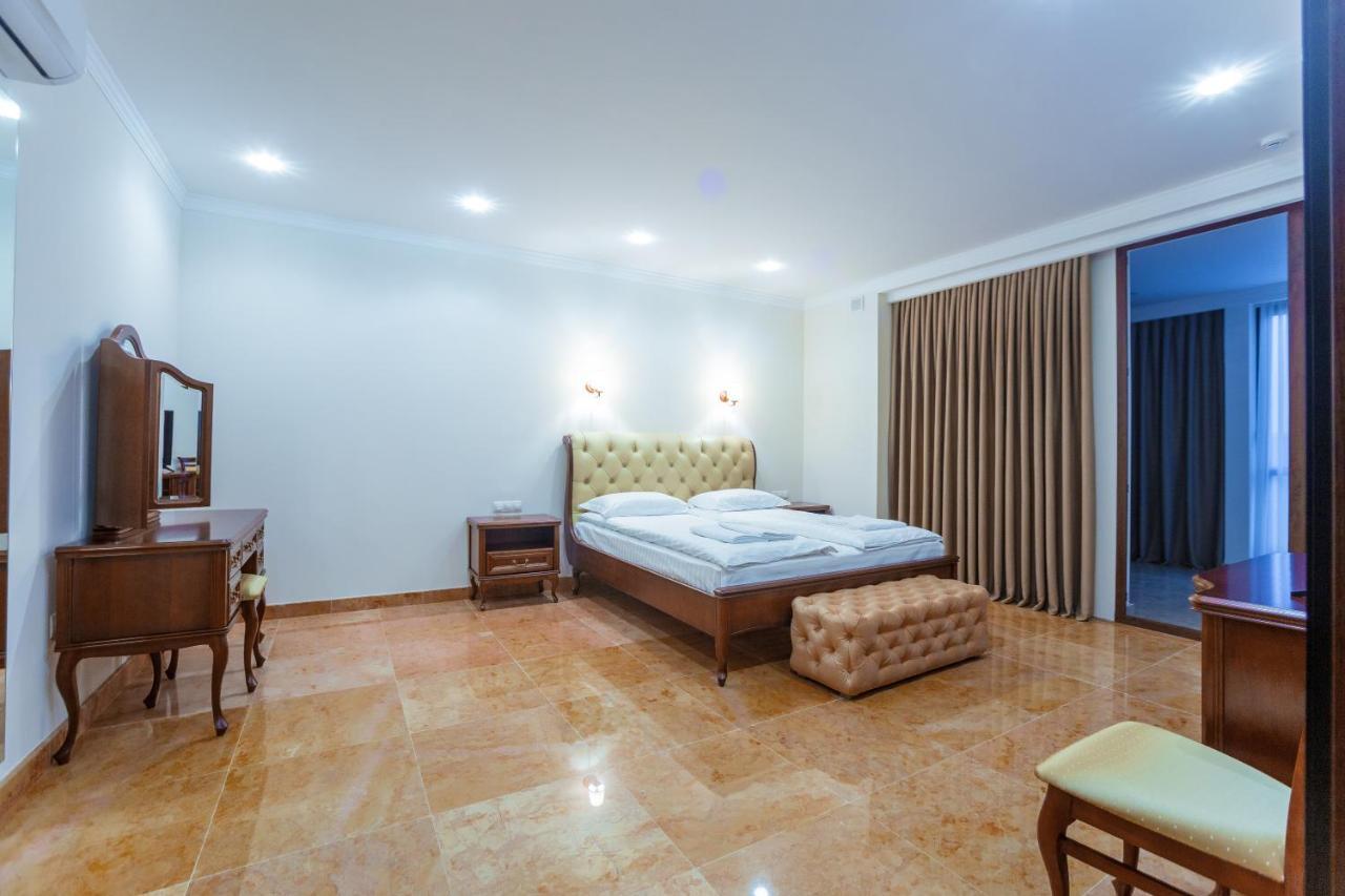 Ambassador Hotel Kişinev Dış mekan fotoğraf