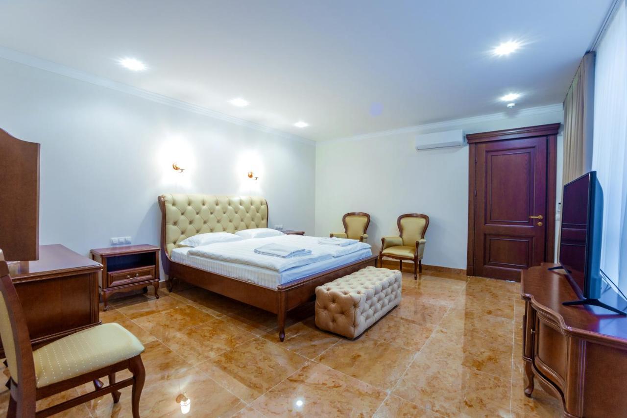 Ambassador Hotel Kişinev Dış mekan fotoğraf