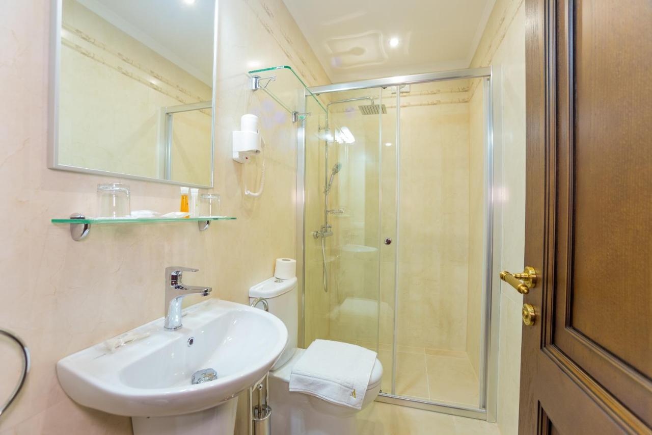 Ambassador Hotel Kişinev Dış mekan fotoğraf