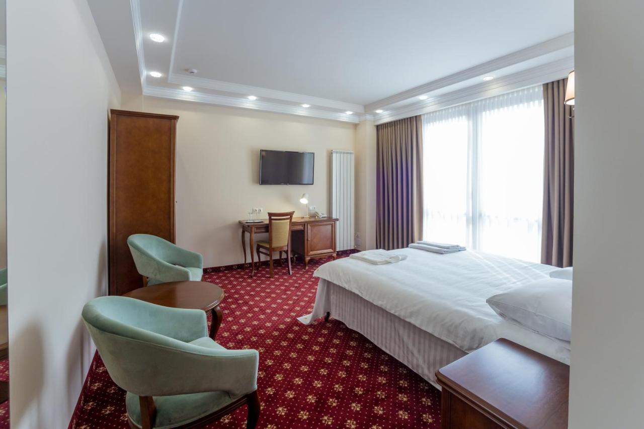 Ambassador Hotel Kişinev Dış mekan fotoğraf