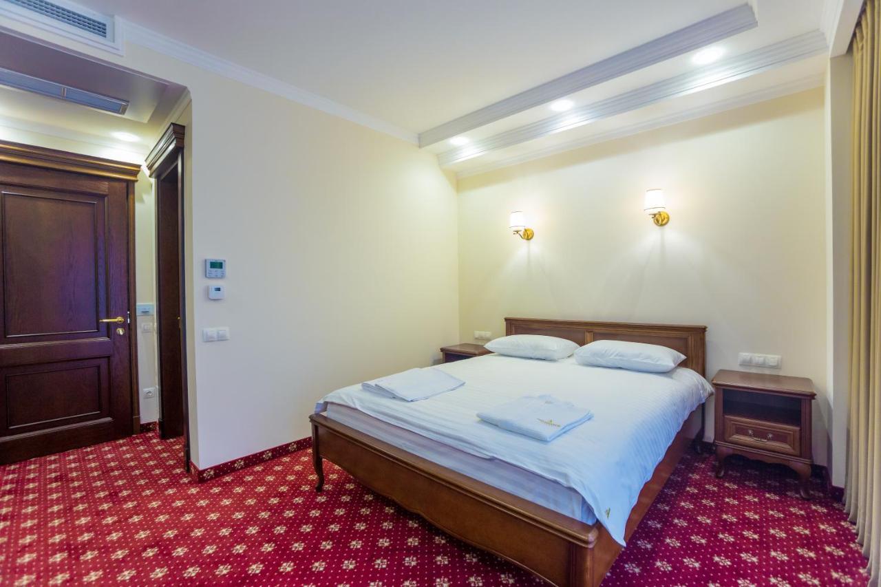 Ambassador Hotel Kişinev Dış mekan fotoğraf